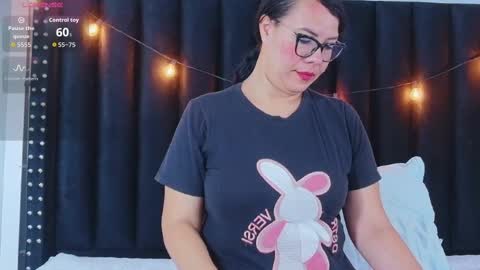 Snapshot of hornylatimommy chatting on 12, 10, 2025 Natasha online show from 12, 10, 2025