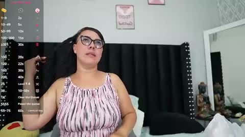 Snapshot of hornylatimommy chatting on 29, 6, 2026 Natasha online show from 29, 6, 2026