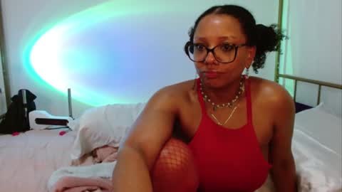 Horny Little Honey online show from 1, 12, 2024