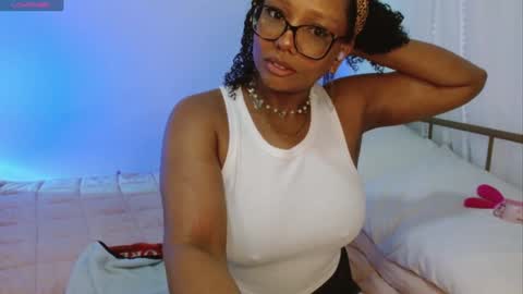 Horny Little Honey online show from 27, 12, 2024