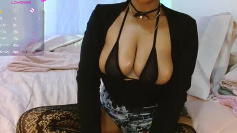 Horny Little Honey online show from 4, 3, 2025