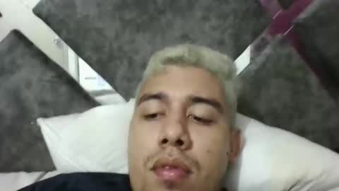 Snapshot of hot2512 chatting on 18, 12, 2025 hot2512 online show from 18, 12, 2025