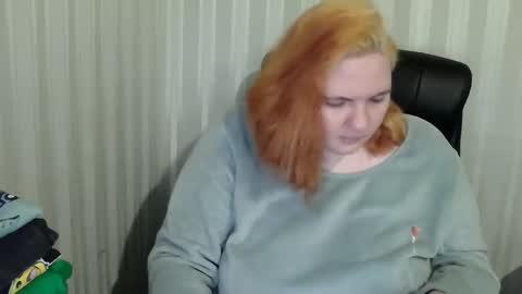 Snapshot of hot2panthers chatting on 15, 12, 2025 hot2panthers online show from 15, 12, 2025