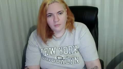 Snapshot of hot2panthers chatting on 16, 12, 2025 hot2panthers online show from 16, 12, 2025