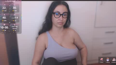 Snapshot of hot_big_ass chatting on 6, 11, 2025 v online show from 6, 11, 2025