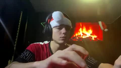 Snapshot of hot_boy_2002_ chatting on 29, 12, 2024 Hot boy 2002 online show from 29, 12, 2024