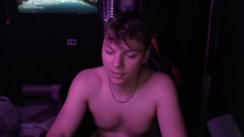 Snapshot of hot_boy_2002_ chatting on 6, 10, 2025 Hot boy 2002 online show from 6, 10, 2025