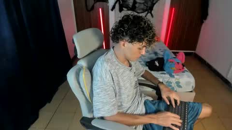 Snapshot of hot_bunny713 chatting on 4, 11, 2025 hot bunny online show from 4, 11, 2025