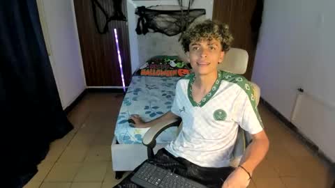 Snapshot of hot_bunny713 chatting on 5, 11, 2025 hot bunny online show from 5, 11, 2025