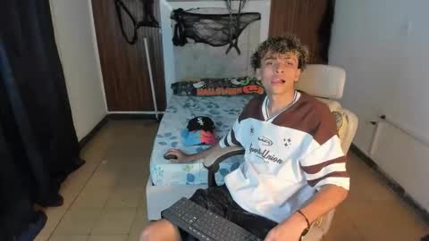 Snapshot of hot_bunny713 chatting on 8, 11, 2025 hot bunny online show from 8, 11, 2025