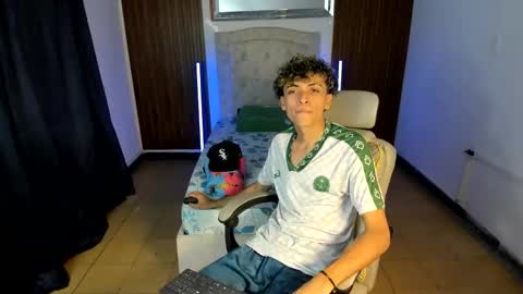 Snapshot of hot_bunny713 chatting on 13, 11, 2025 hot bunny online show from 13, 11, 2025