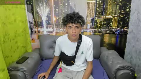 Snapshot of hot_bunny713 chatting on 18, 12, 2025 hot bunny online show from 18, 12, 2025