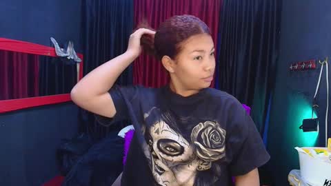 Snapshot of hot_chocolate_4u chatting on 19, 12, 2024 hot chocolate 4u online show from 19, 12, 2024