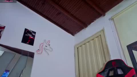 Snapshot of hot_destinyk chatting on 4, 7, 2026 destinyk online show from 4, 7, 2026