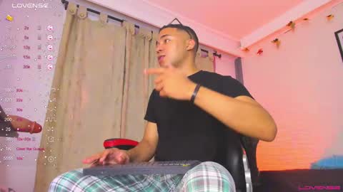 Snapshot of hot_dreams_x chatting on 15, 1, 2025 hot_dreams_x online show from 15, 1, 2025