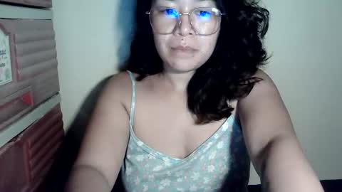 Snapshot of hot_emma1112 chatting on 19, 6, 2026 hot_emma1112 online show from 19, 6, 2026