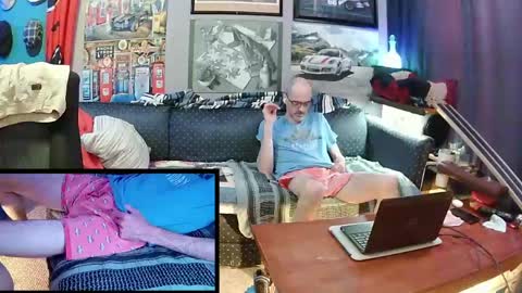 Snapshot of hot_krispy_kreme chatting on 14, 5, 2026 hot_krispy_kreme online show from 14, 5, 2026