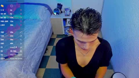 Snapshot of hot_latin_temptation chatting on 8, 6, 2026 Alejandro online show from 8, 6, 2026