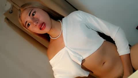 Snapshot of hot_little_angel18 chatting on 24, 5, 2026 hot_little_angel18 online show from 24, 5, 2026