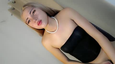 Snapshot of hot_little_angel18 chatting on 30, 5, 2026 hot_little_angel18 online show from 30, 5, 2026
