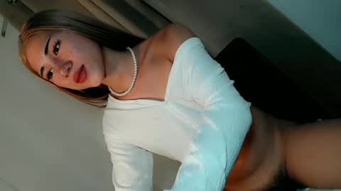 Snapshot of hot_little_angel18 chatting on 13, 6, 2026 hot_little_angel18 online show from 13, 6, 2026