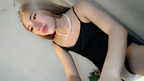 Snapshot of hot_little_angel18 chatting on 15, 6, 2026 hot_little_angel18 online show from 15, 6, 2026