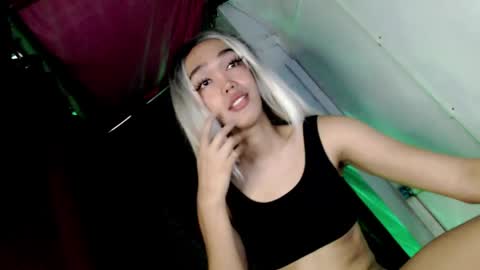 hot_moma69 online show from 23, 4, 2026