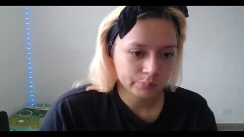 Mia online show from 3, 2, 2025