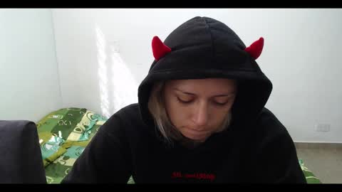 Mia online show from 18, 2, 2025