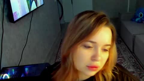 Snapshot of hot_moon_666 chatting on 27, 4, 2026 Moon online show from 27, 4, 2026