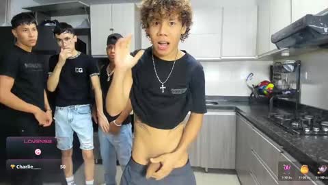 Vanesa Oliver and Andrew online show from 7, 10, 2025