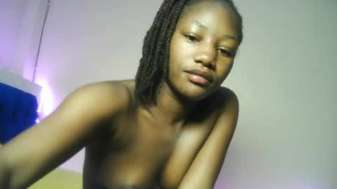 Snapshot of hot_sexxxy_girl chatting on 28, 6, 2026 Milly online show from 28, 6, 2026