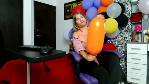 Snapshot of hot_sexy_bunny chatting on 23, 6, 2026 hot sexy bunny online show from 23, 6, 2026