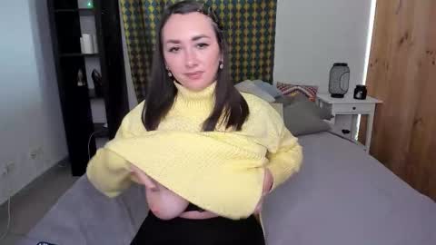 Snapshot of hot_squirtgirl chatting on 6, 11, 2025 Vasilisa online show from 6, 11, 2025