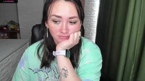 Snapshot of hot_squirtgirl chatting on 12, 11, 2025 Vasilisa online show from 12, 11, 2025