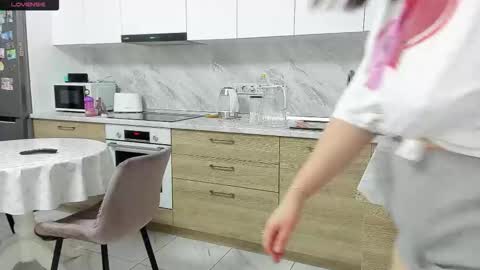 Snapshot of hot_squirtgirl chatting on 26, 11, 2025 Vasilisa online show from 26, 11, 2025