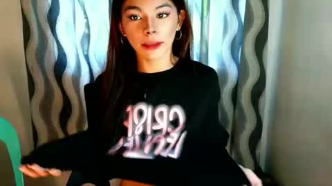 Snapshot of hot_yanna143 chatting on 9, 4, 2026 Yanna online show from 9, 4, 2026