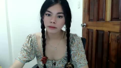 Snapshot of hot_yanna143 chatting on 4, 5, 2026 Yanna online show from 4, 5, 2026