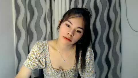 Snapshot of hot_yanna143 chatting on 21, 5, 2026 Yanna online show from 21, 5, 2026