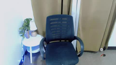 Snapshot of hot_yanna143 chatting on 6, 7, 2026 Yanna online show from 6, 7, 2026