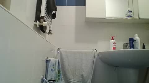 hotandwild2003 online show from 22, 2, 2026