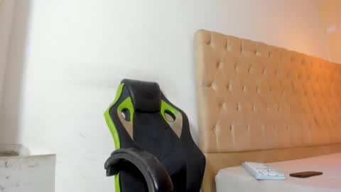 Snapshot of hotblosson chatting on 1, 12, 2025 hotblosson online show from 1, 12, 2025