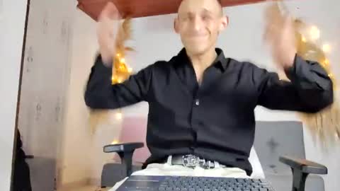 Snapshot of hotblue_98 chatting on 23, 1, 2025 Red online show from 23, 1, 2025