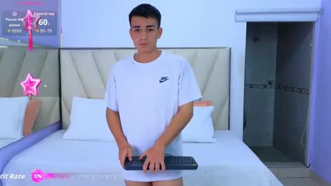 Snapshot of hotboy21_ chatting on 28, 9, 2025 hotboy21_ online show from 28, 9, 2025