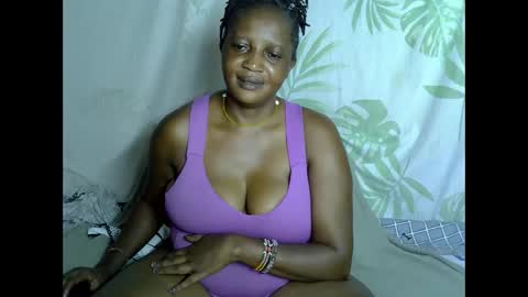 Snapshot of hotcaroo chatting on 18, 9, 2025 Big Boobs online show from 18, 9, 2025