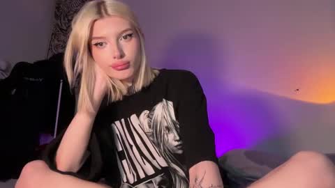 Snapshot of hotchubently chatting on 10, 10, 2025 hotchubently online show from 10, 10, 2025