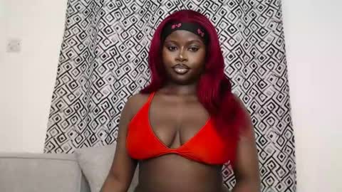 Hotcurvykeisha online show from 21, 10, 2025