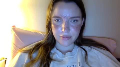 Snapshot of hoteffy chatting on 22, 5, 2026 effy online show from 22, 5, 2026