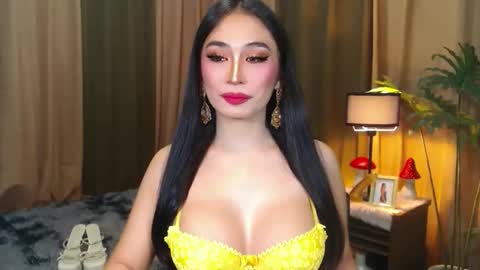 Snapshot of hotevatrans chatting on 22, 9, 2025 EVA online show from 22, 9, 2025