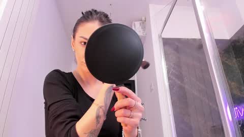 hotfallingdevil online show from 16, 2, 2026